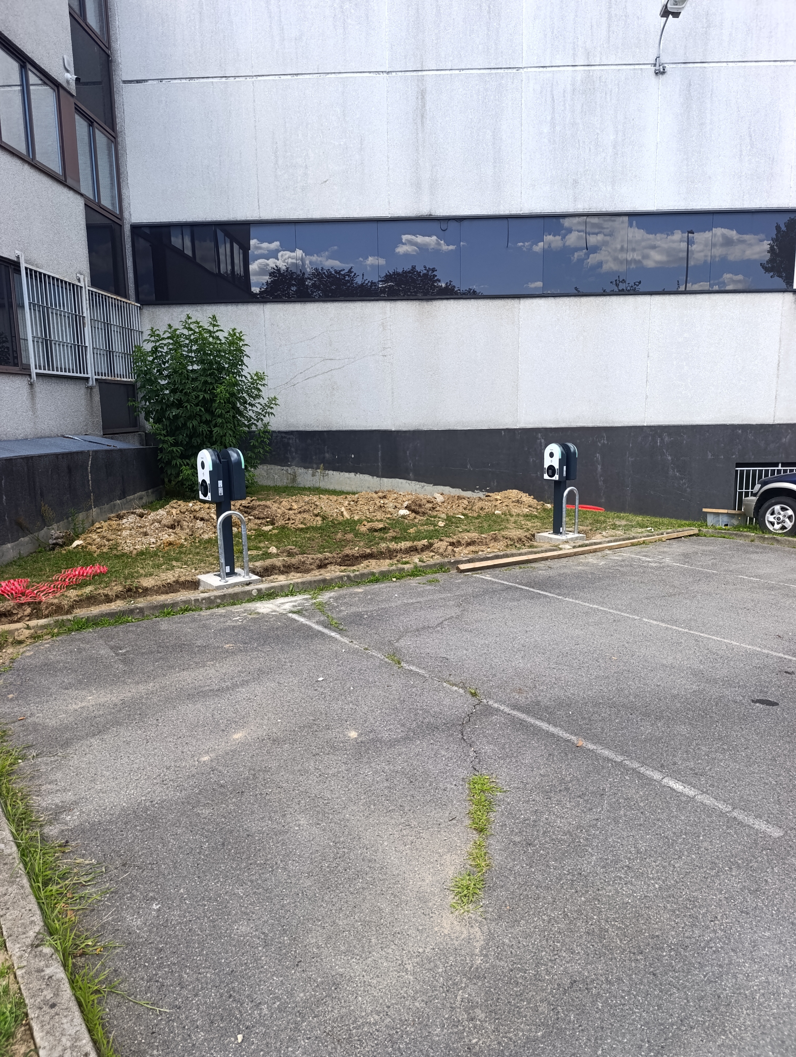 4 bornes 7 kW · infrastructure IRVE résidentielle